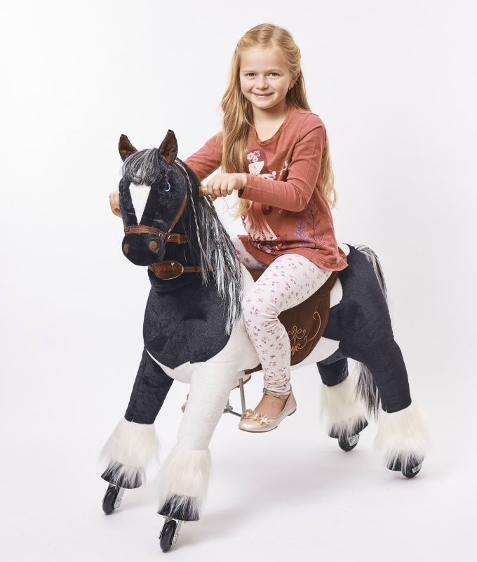 Jezdící kůň Domino M 5-12 let max. váha jezdce 50 kg